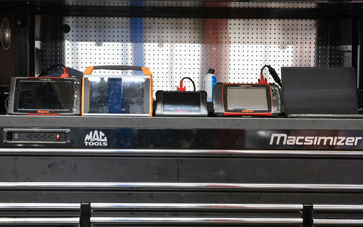 Tablet tools ready for use | Frank's Auto Service and Repair, Inc.